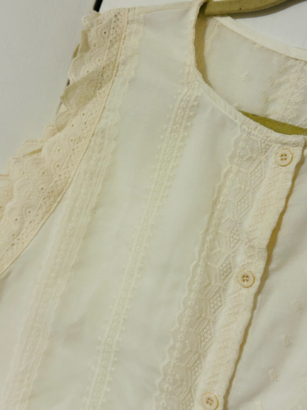 SHEIN Cream Lace-Trim Button Front Blouse - Picture 5 of 6